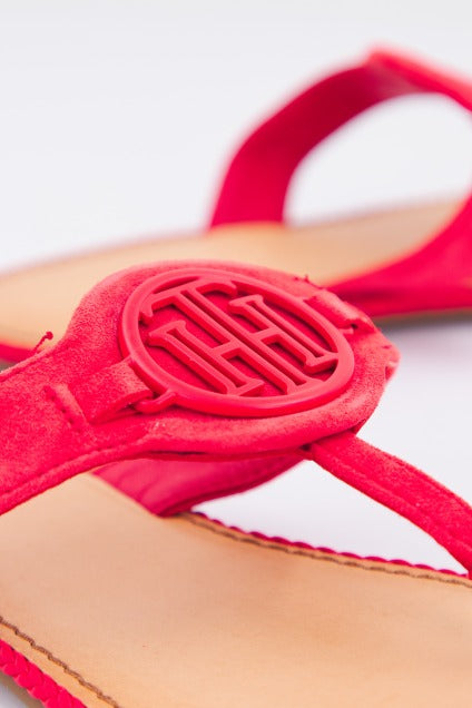 TOMMY HILFIGER  ESSENTIAL HARDWARE  en color SNEFIRE  (4)