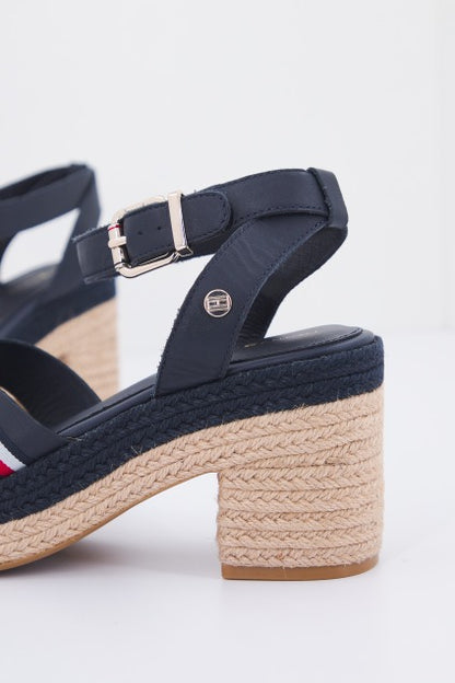 TOMMY HILFIGER INTERLACE MID HEEL S en color DWDESE  (4)