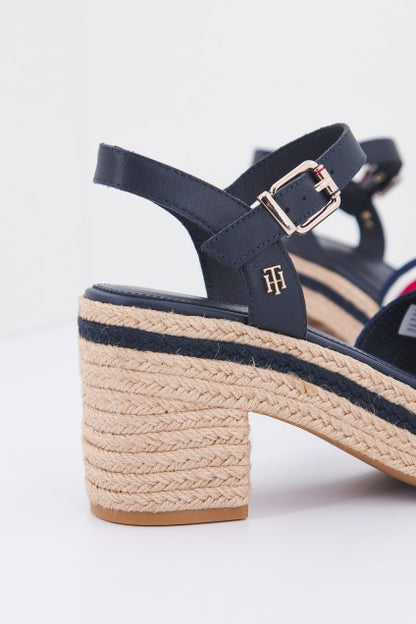 TOMMY HILFIGER  TH ARTISANAL MID HE en color GYRWB  (4)