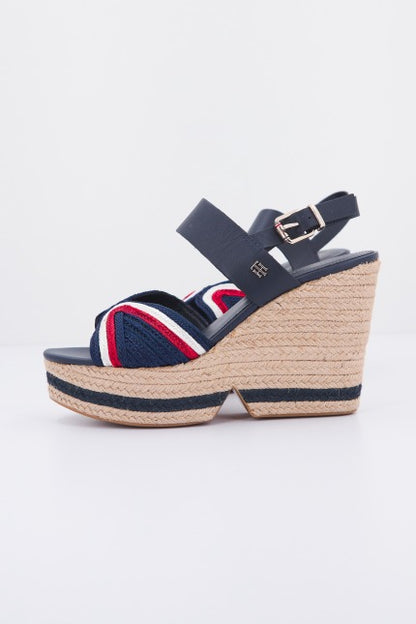 TOMMY HILFIGER ARTISANAL HIGH WEDGE en color GYRWB  (2)