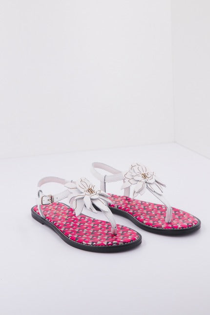 TOMMY HILFIGER TH GEO PRINT FLAT SA en color YBLECRU  (3)