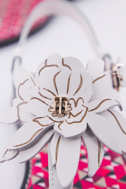 TOMMY HILFIGER TH GEO PRINT FLAT SA en color YBLECRU  (4)