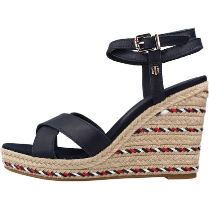 TOMMY HILFIGER FEMININE HIGH WEDGE  en color DWDESERT  (2)