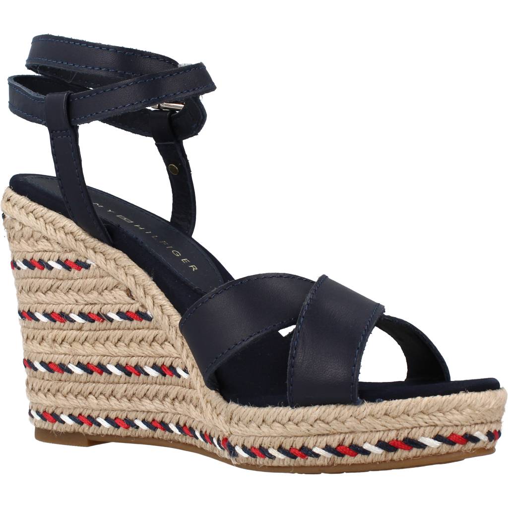 TOMMY HILFIGER FEMININE HIGH WEDGE  en color DWDESERT  (5)