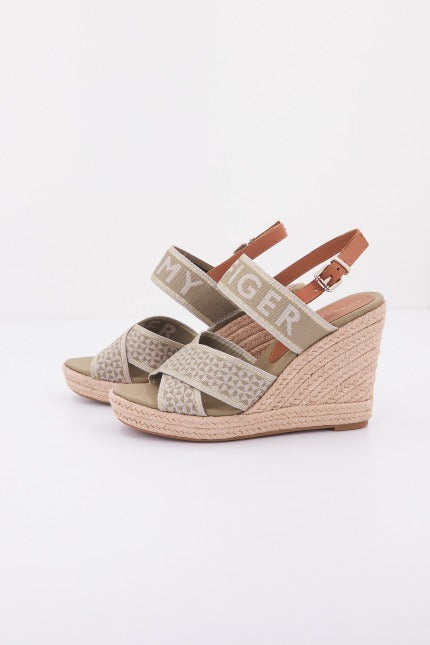 TOMMY HILFIGER WEBBING HIGH WEDGE en color GXRWOODRI  (3)