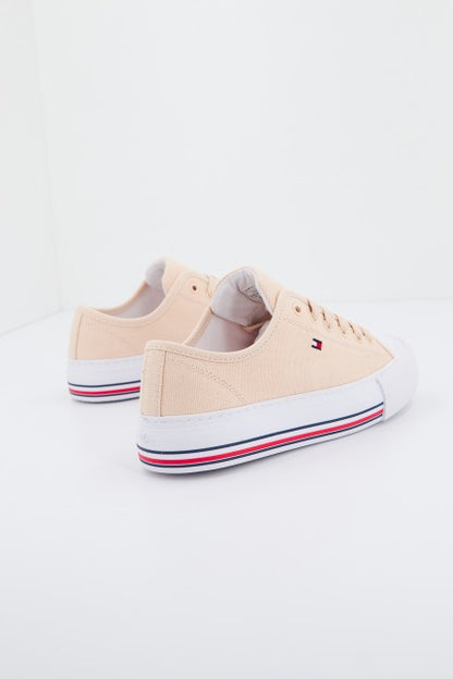 TOMMY HILFIGER LACE UP en color NUDE  (3)