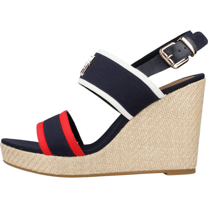 TOMMY HILFIGER RWB FEMININE WEDGE en color GY  (2)