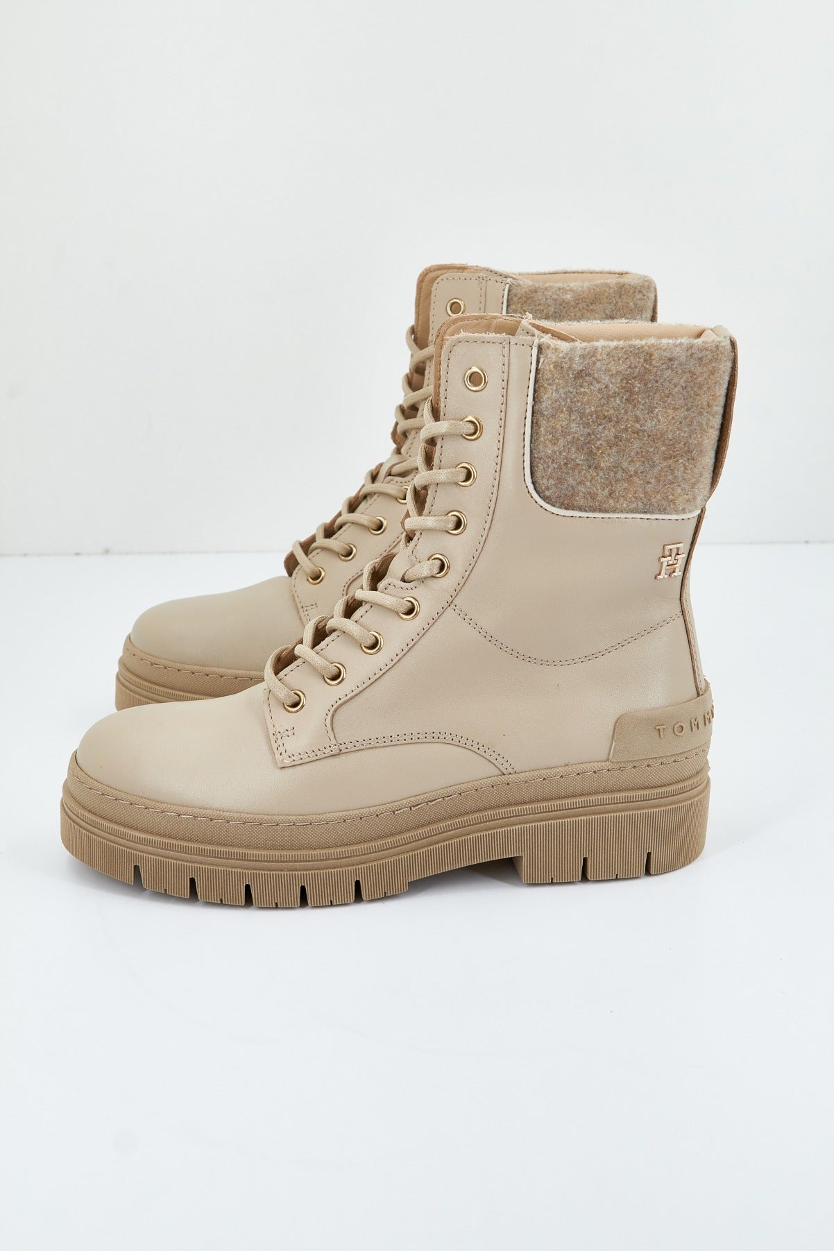 TOMMY HILFIGER FEMININE FELT LACE U en color ABO  (1)