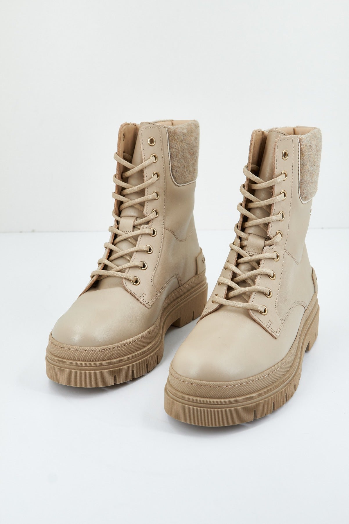 TOMMY HILFIGER FEMININE FELT LACE U en color ABO  (2)