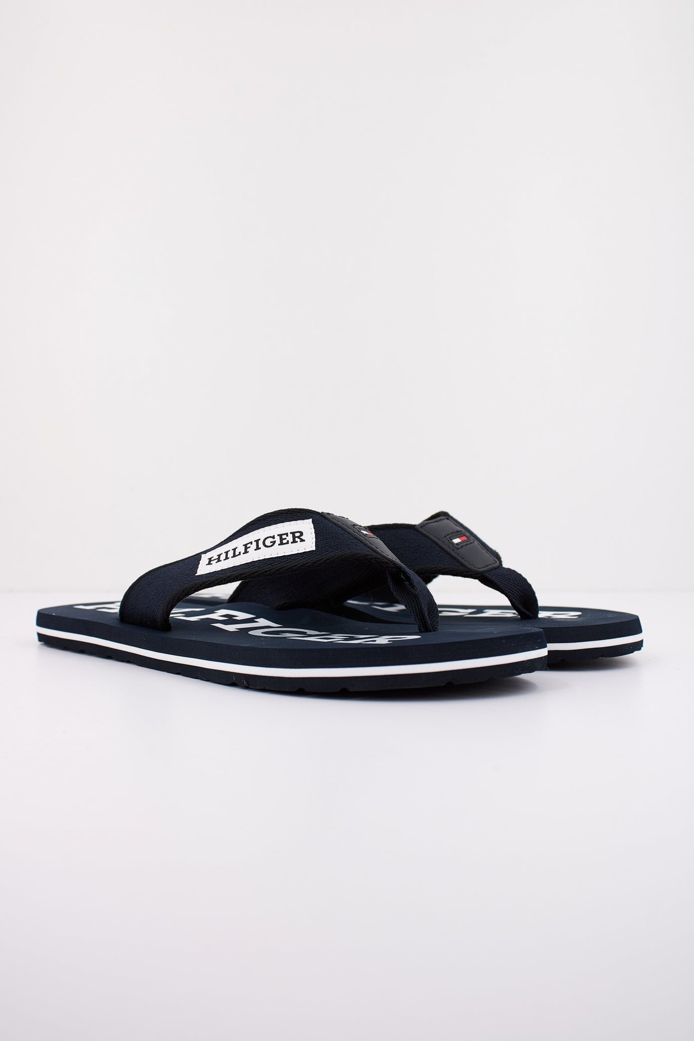 TOMMY HILFIGER  PATCH HILFIGER BEAC en color DW  (2)