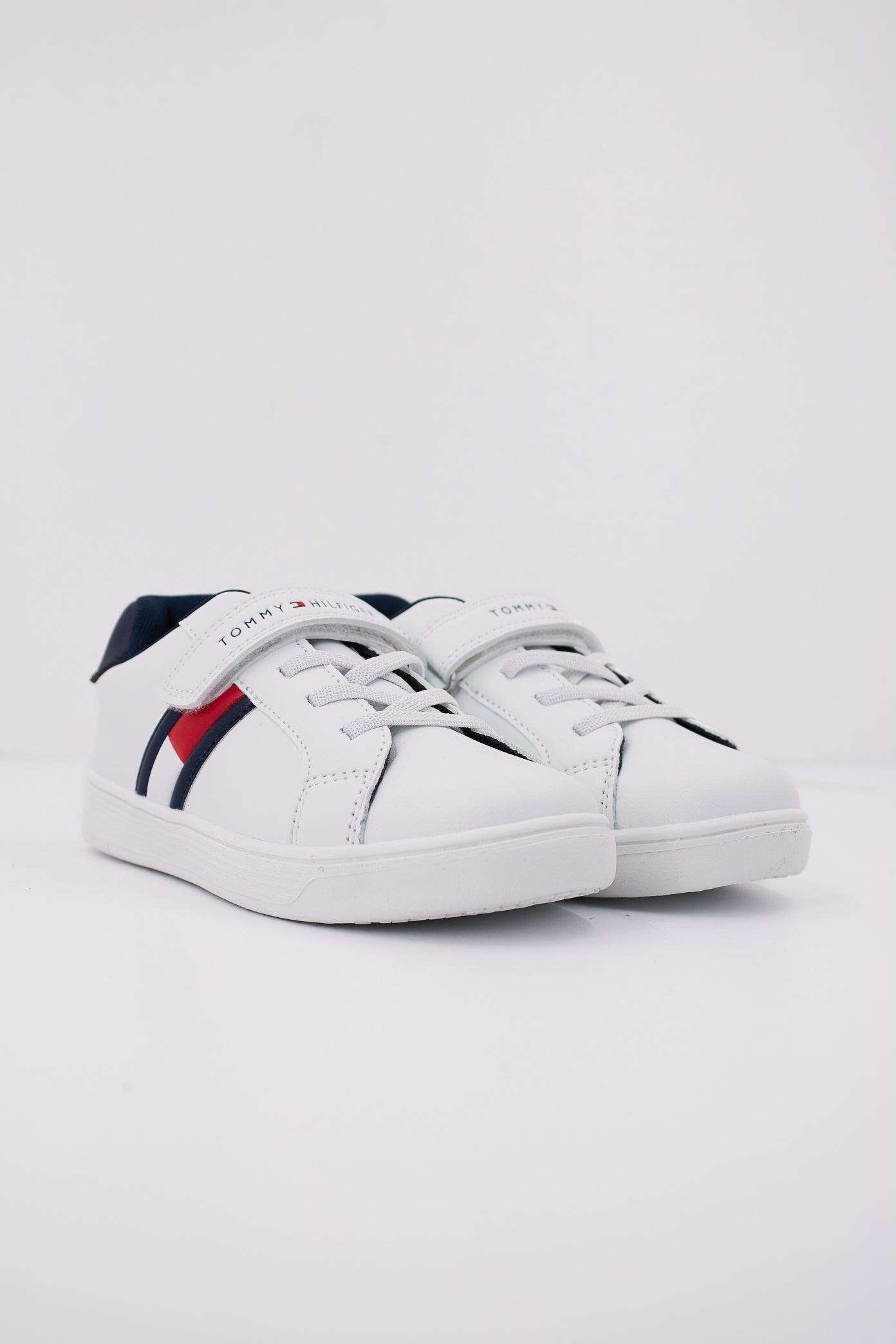 TOMMY HILFIGER TX  en color WHITE  (2)