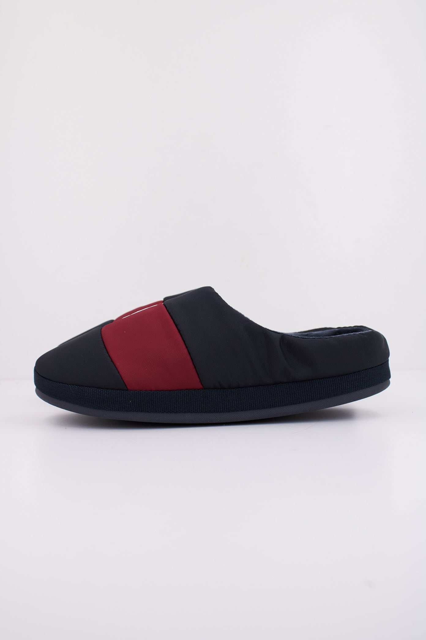TOMMY HILFIGER NYLON FLAG en color DW  (1)