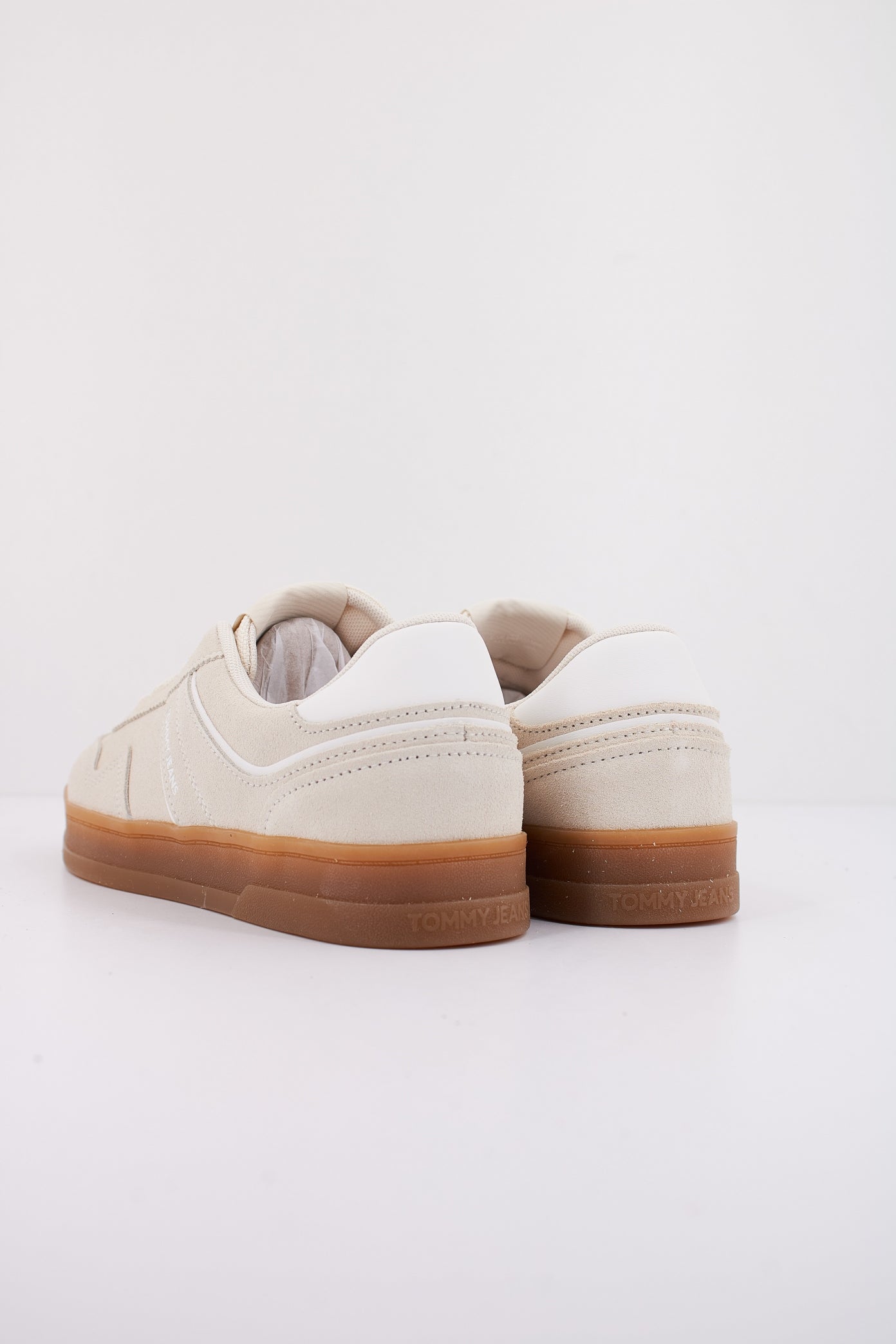 TOMMY HILFIGER  THE GREENWICH SUEDE en color ACG  (4)