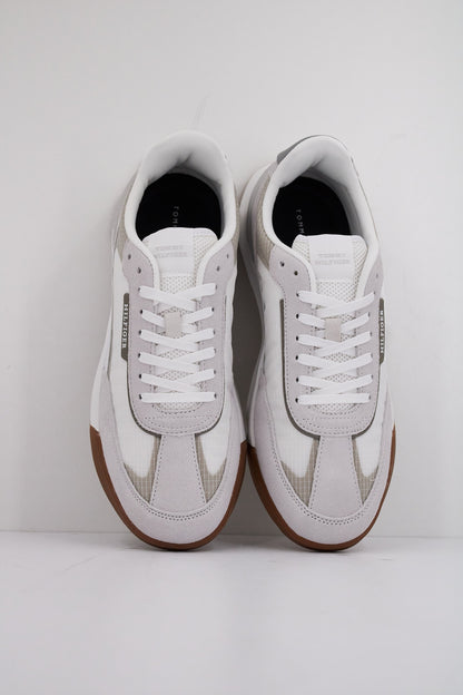 TOMMY HILFIGER RETRO RUNNER SEASONA en color YBS  (3)