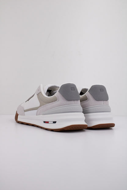 TOMMY HILFIGER RETRO RUNNER SEASONA en color YBS  (4)