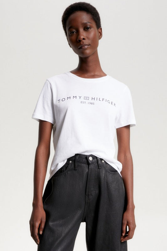 TOMMY HILFIGER REG CORP LOGO C-NK S en color YCF  (1)