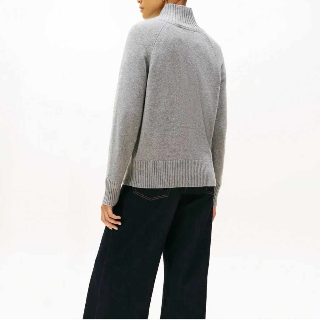 TOMMY HILFIGER  WOOL BLEND GRAPHIC  en color P  (5)