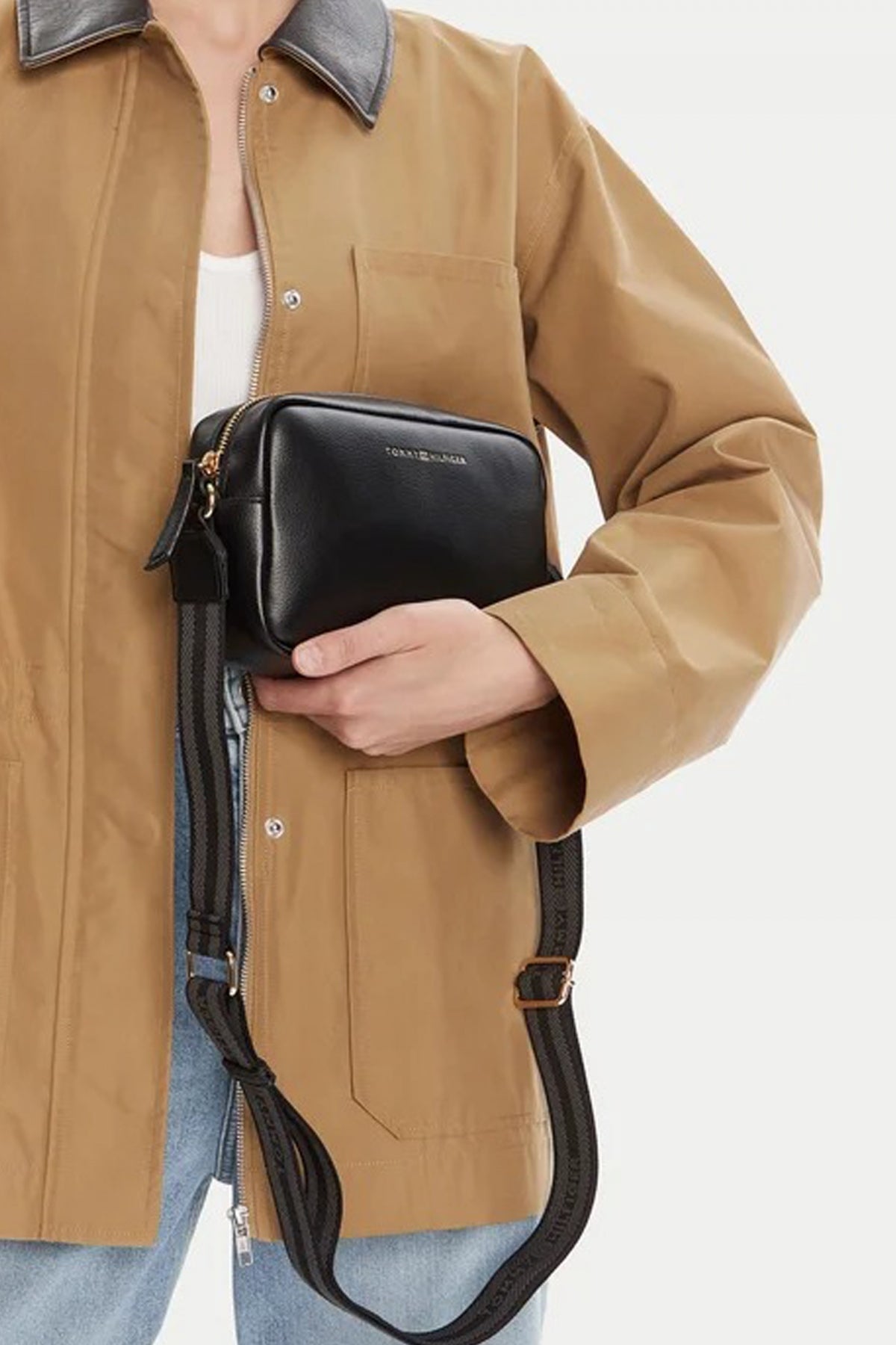 TOMMY HILFIGER TH LOGOTAPE CAMERA B en color BDS  (4)