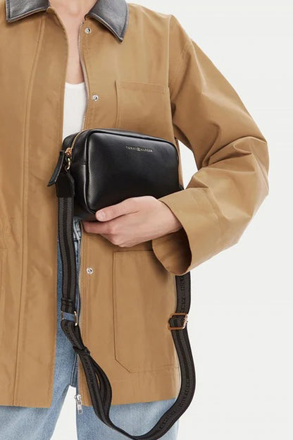 TOMMY HILFIGER TH LOGOTAPE CAMERA B en color BDS  (4)