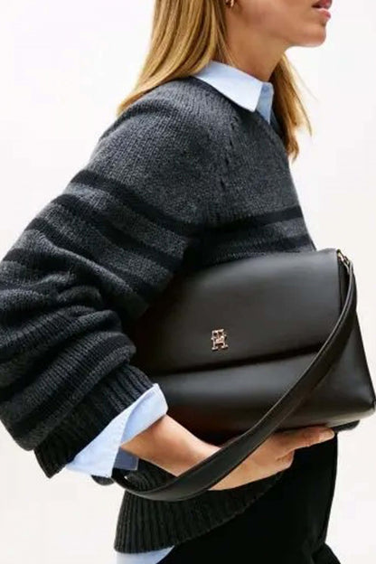 TOMMY HILFIGER TH MODERN ESS SHOULD en color BDS  (4)