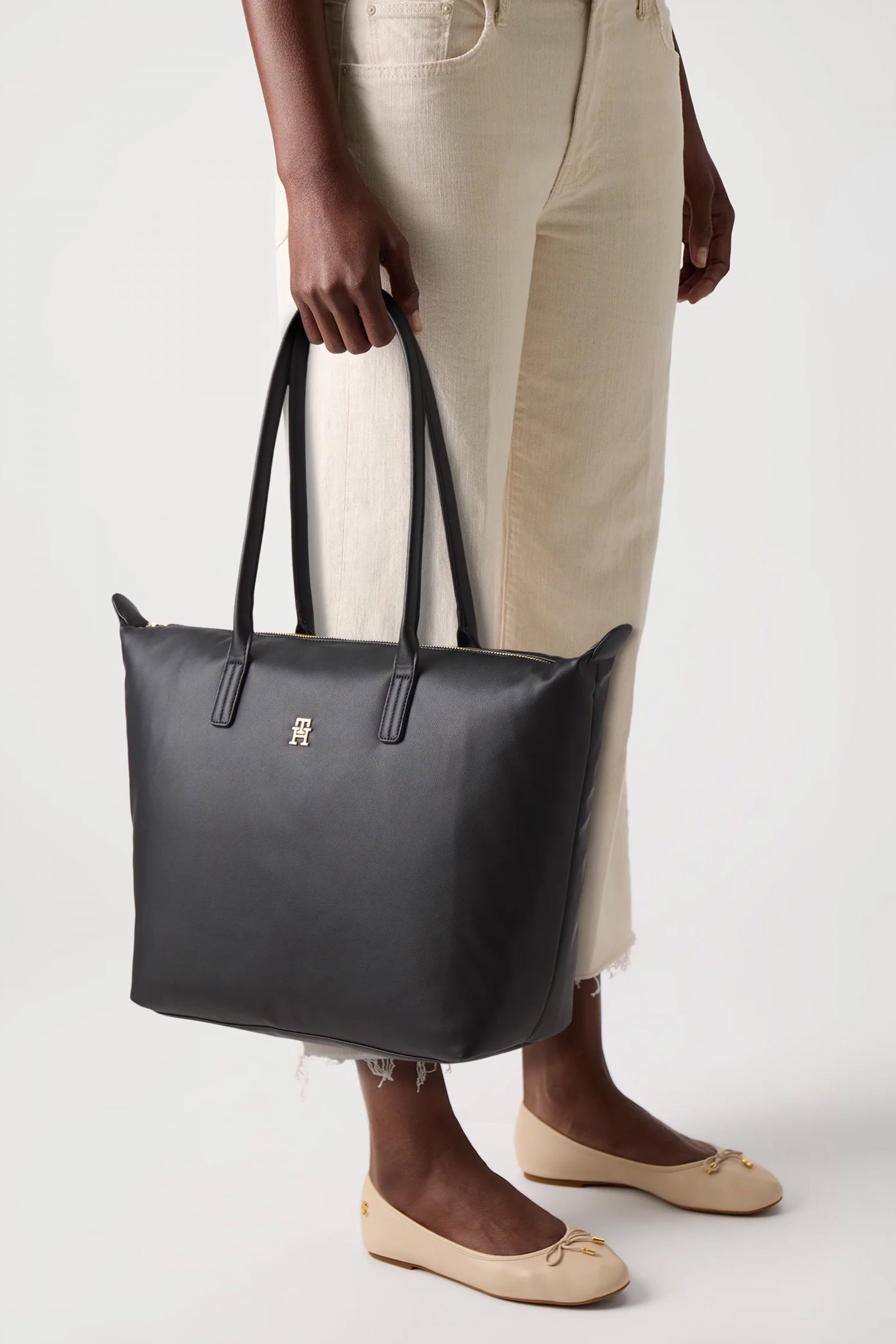 TOMMY HILFIGER POPETTE SOFT TOTE en color DW  (1)