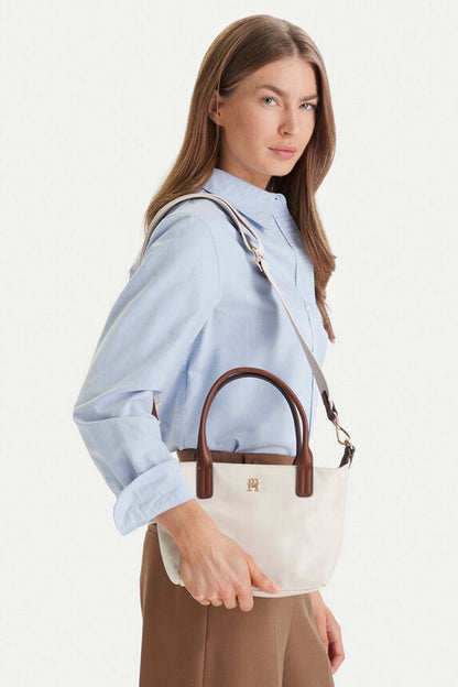 TOMMY HILFIGER  POPETTE MINI TOTE  en color AEO  (1)