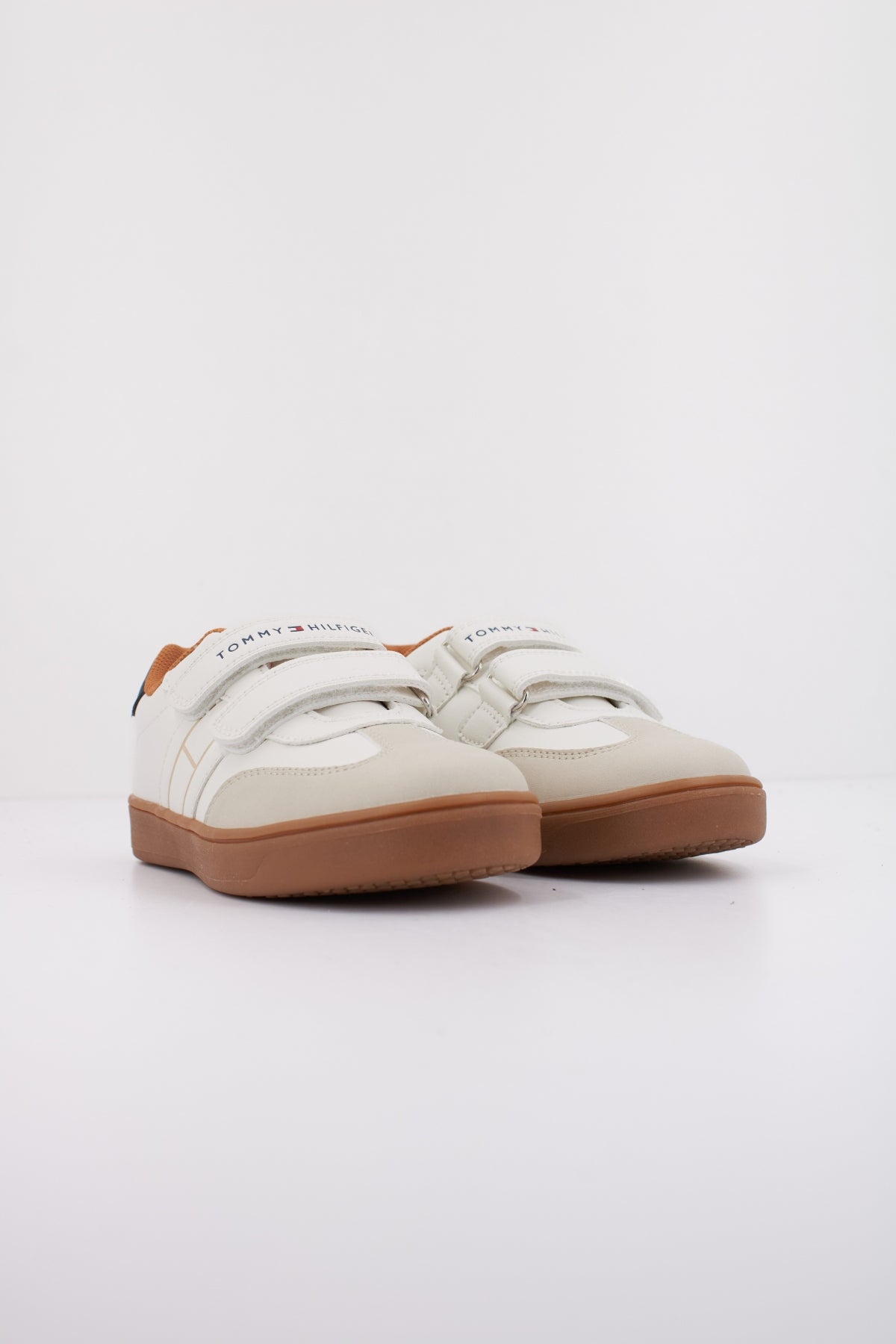 TOMMY HILFIGER TX   en color WHTBLU  (2)