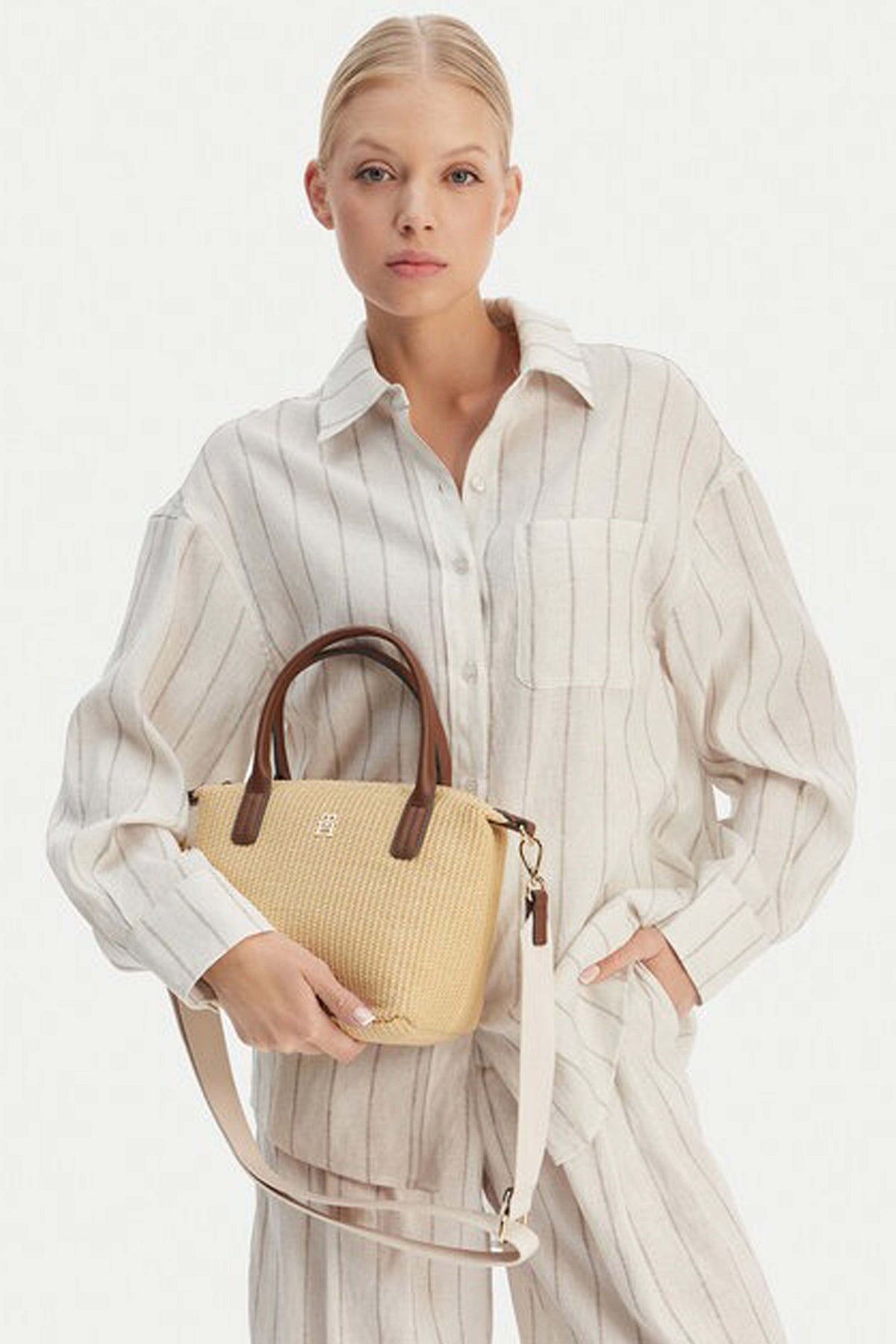 TOMMY HILFIGER AWAW en color F  (1)