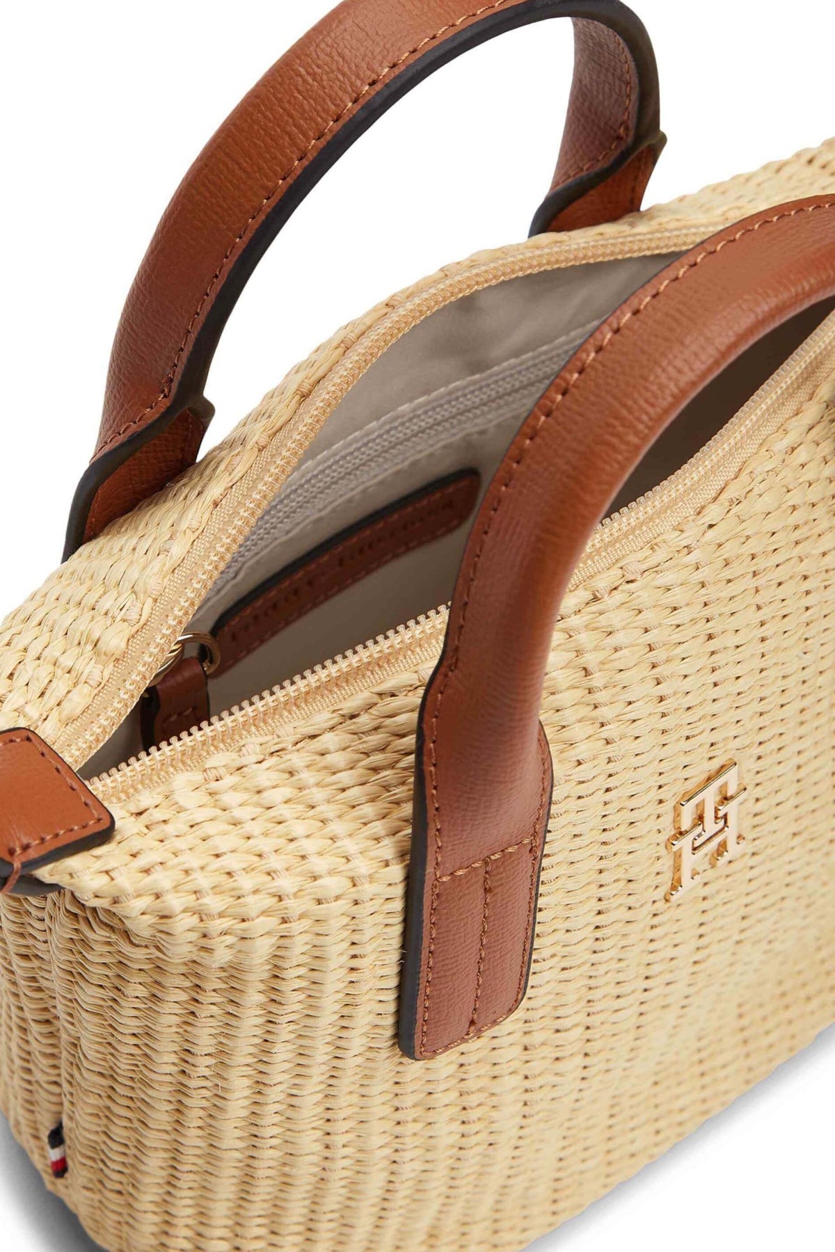 TOMMY HILFIGER AWAW  en color F  (3)