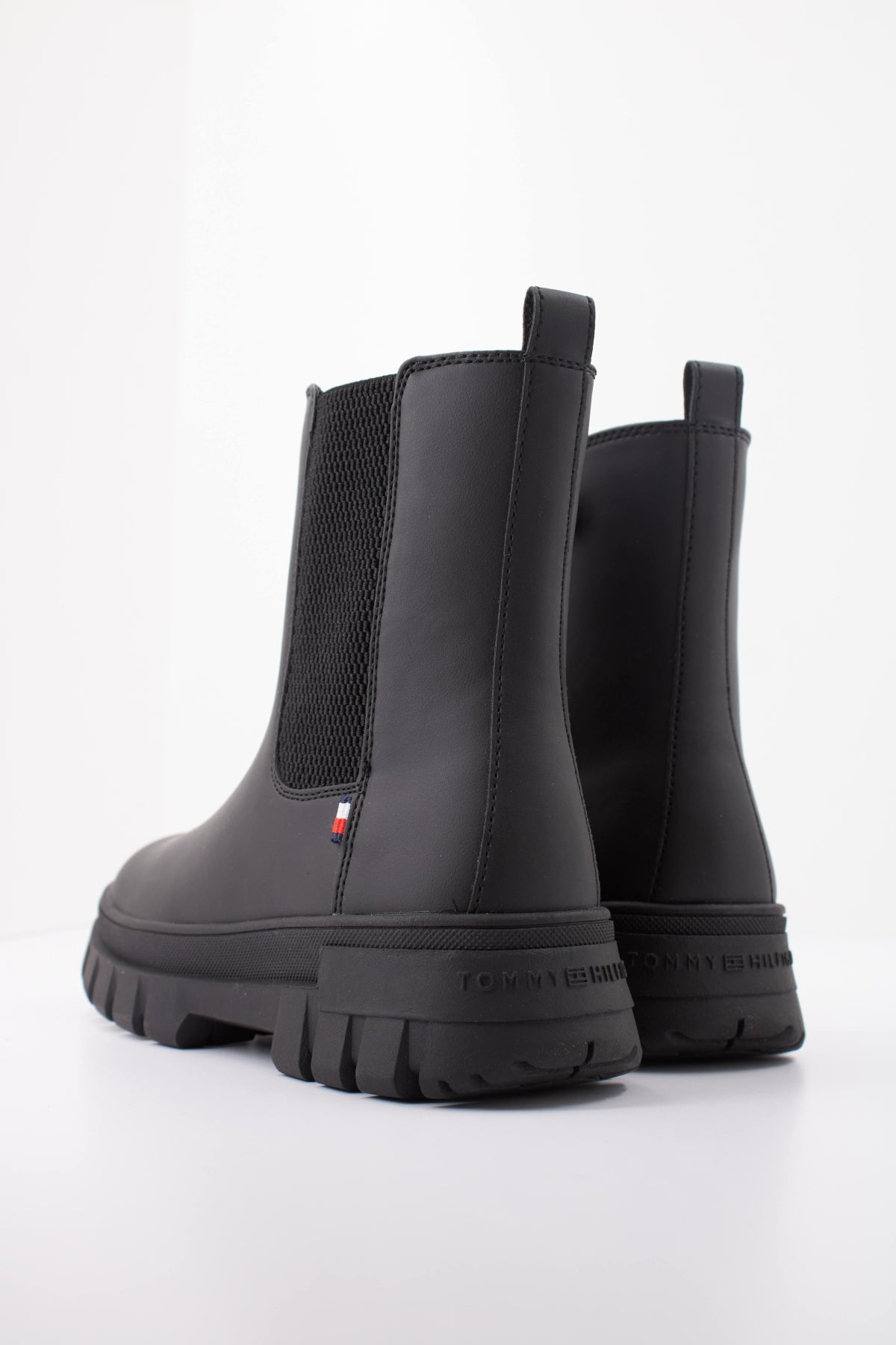 TOMMY HILFIGER CHELSEA BOOT en color BLACK  (4)