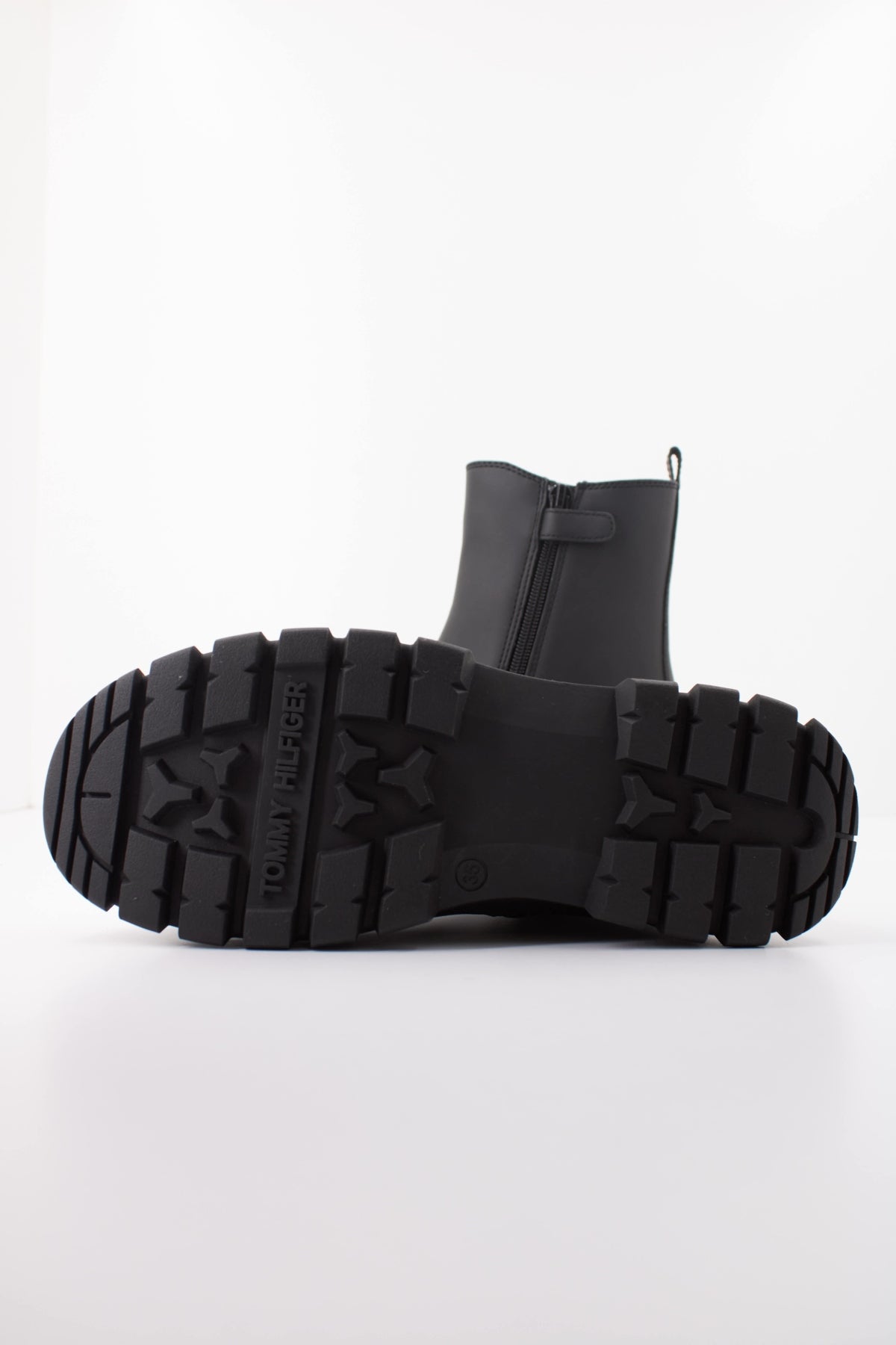 TOMMY HILFIGER CHELSEA BOOT en color BLACK  (5)