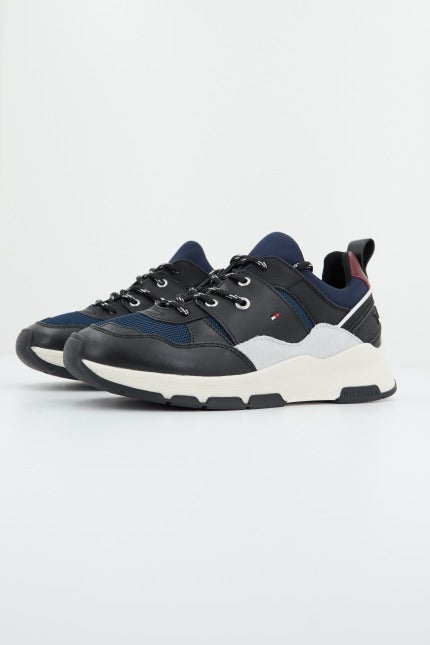 TOMMY HILFIGER TOMMY HILFIGER CHUNK en color NAVYBLAZER  (1)