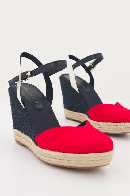 TOMMY HILFIGER BASIC CLOSED TOE HIG en color GYRWB  (2)