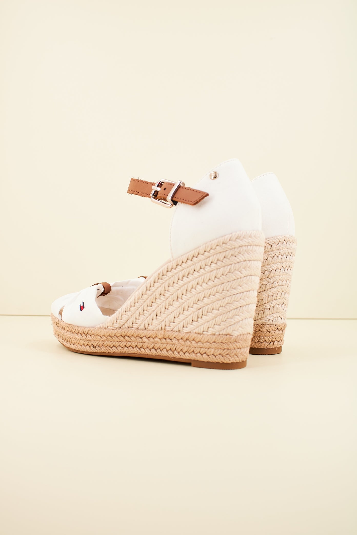 TOMMY HILFIGER BASIC OPEN TOE HIGH  en color YBL  (3)