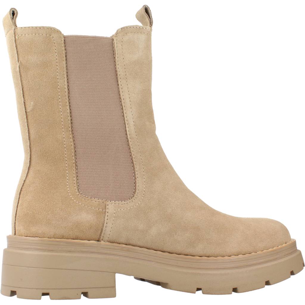 CHIKA SONICC  en color ARENA  (4)