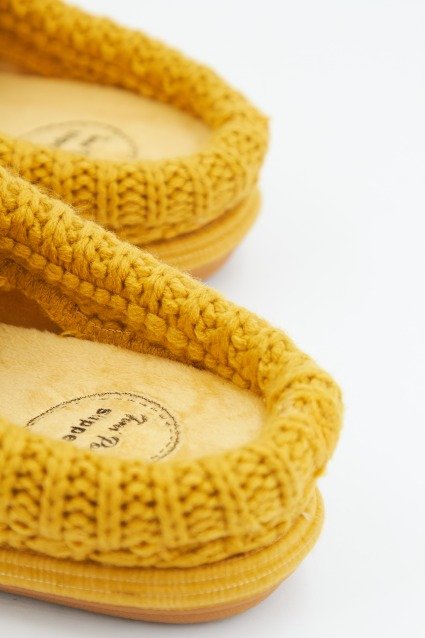 TONI PONS DOMI SR en color OCRE  (3)