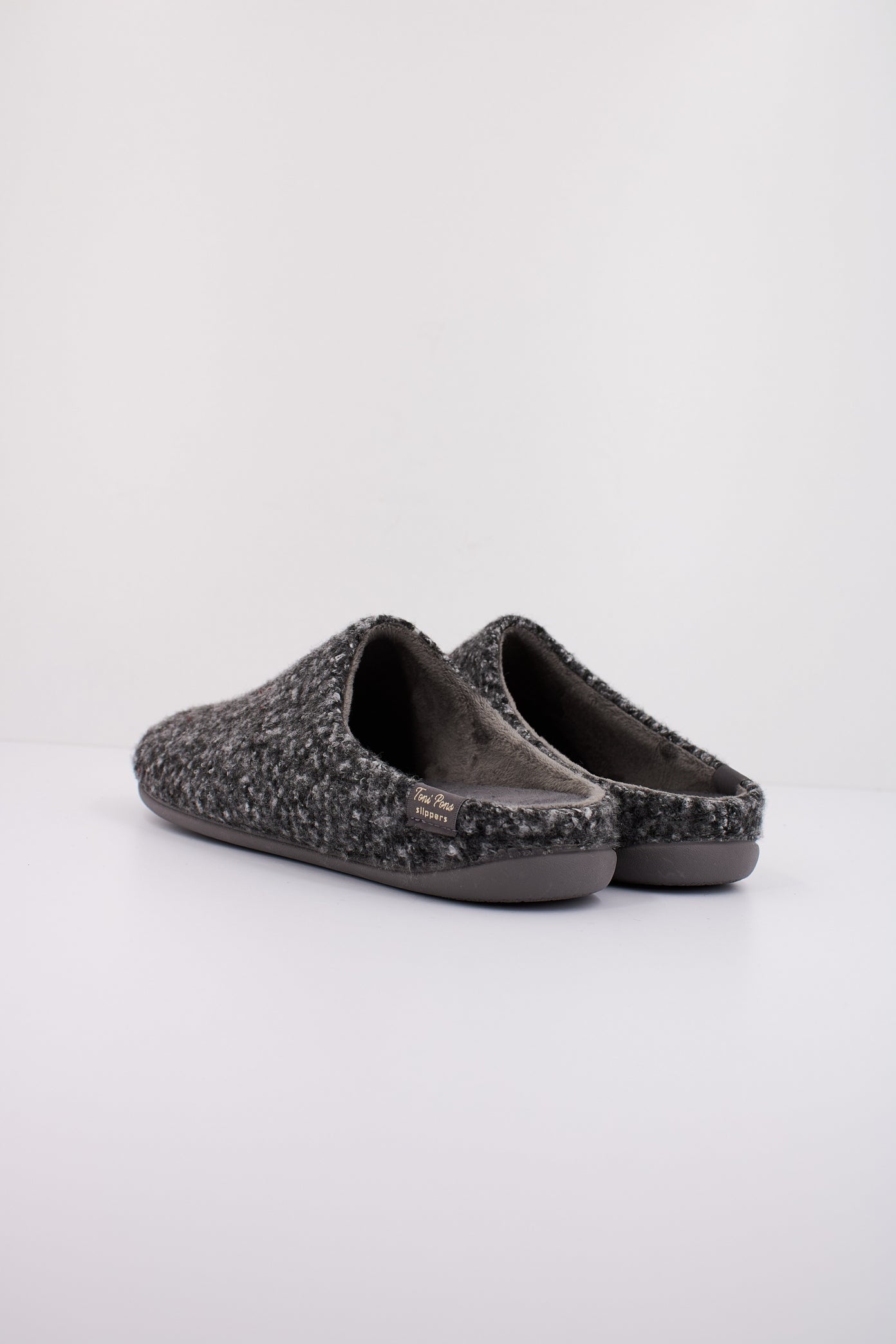 TONI PONS NAUEL CW  en color NEGRE  (4)