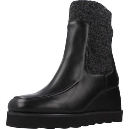 UNISA LEYSA NF en color BLACK  (1)