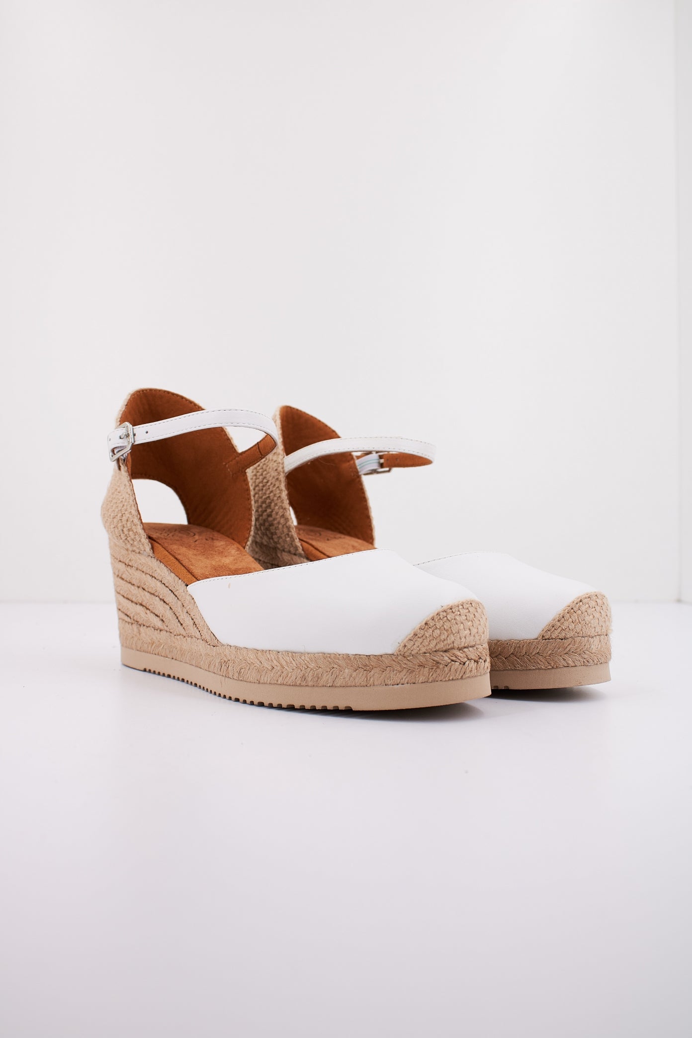 UNISA CACERES  en color WHITE  (2)