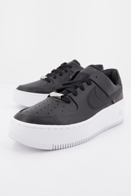 NIKE AF SAGE LOW en color   (1)