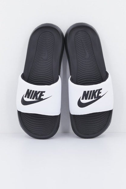 NIKE VICTORI ONE MEN'S en color   (1)