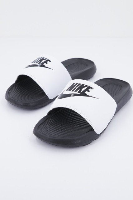 NIKE VICTORI ONE MEN'S en color   (2)