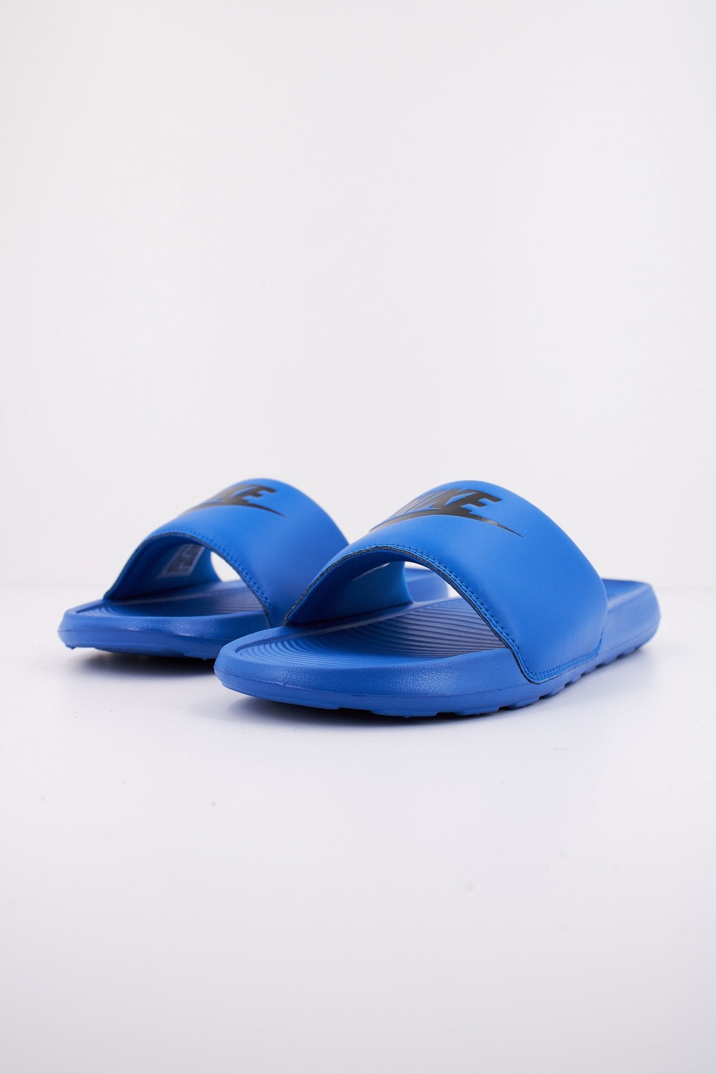 NIKE VICTORY ONE en color   (2)