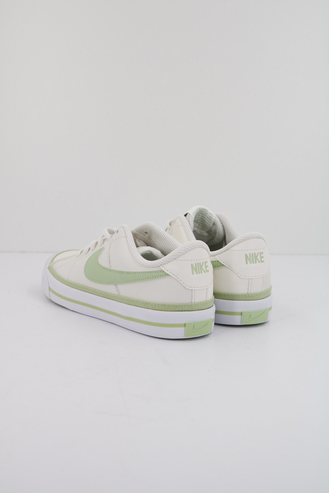 NIKE COURT LEGACY en color   (3)