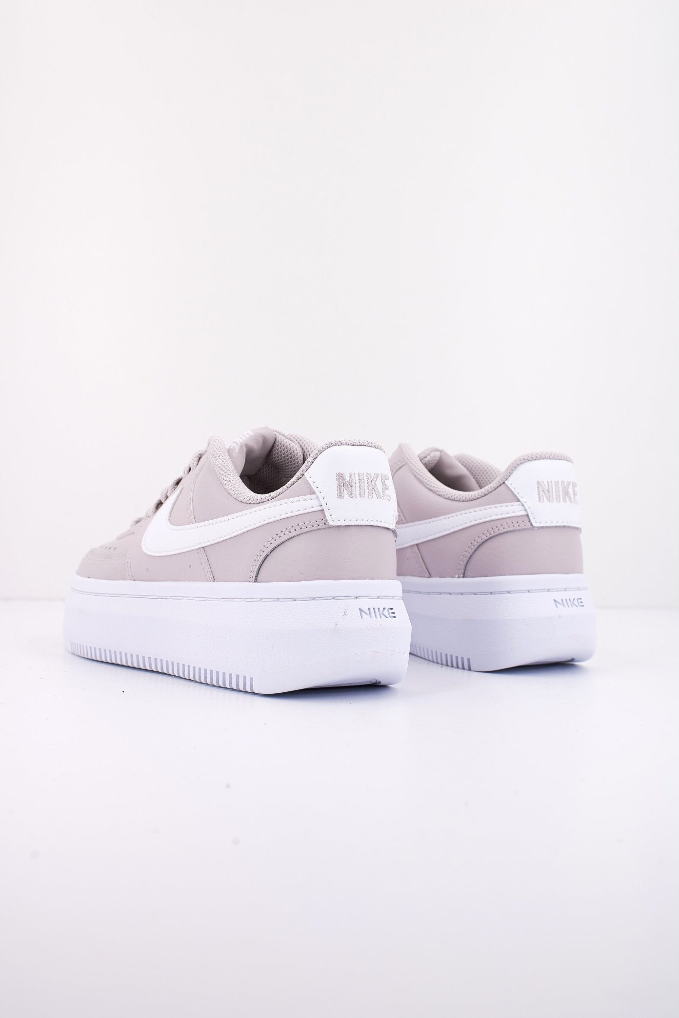 NIKE COURT VISION ALTA en color   (3)