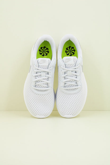 NIKE TANJUN en color   (2)