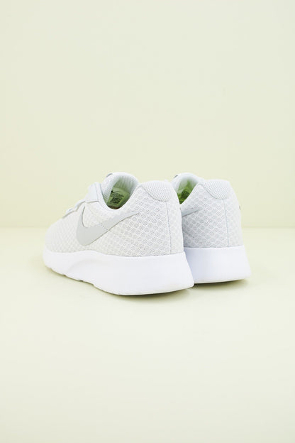 NIKE TANJUN en color   (3)