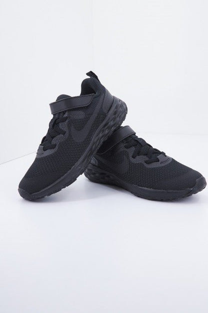 NIKE NIKE REVOLUTION  LI en color   (3)