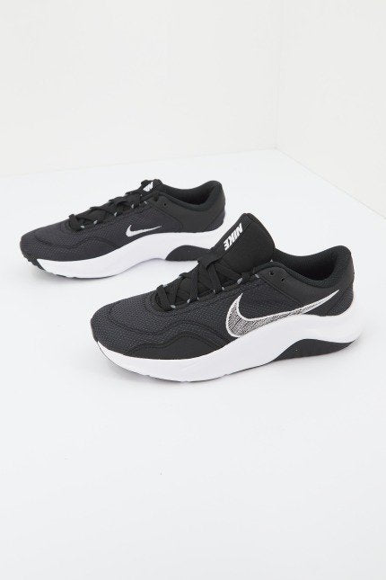 NIKE LEGEND ESSENTIAL  W en color   (1)