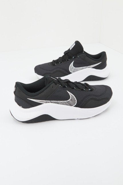 NIKE LEGEND ESSENTIAL  W en color   (2)